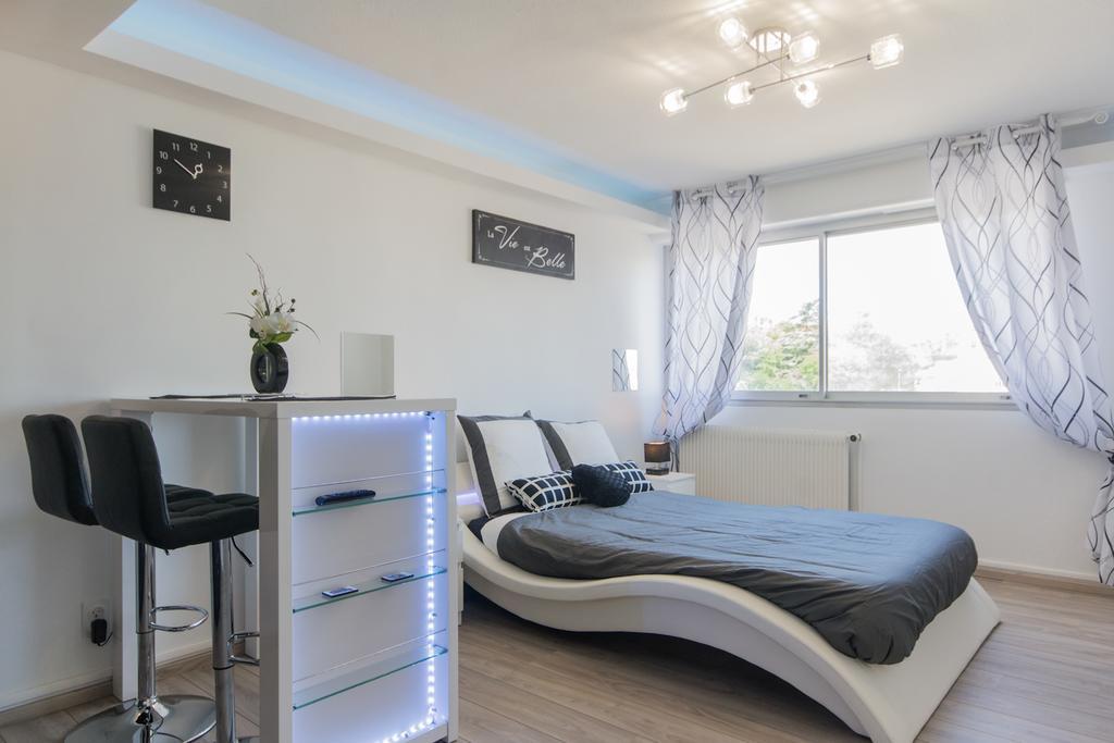 Sweethome Dijon - Black & White Екстер'єр фото